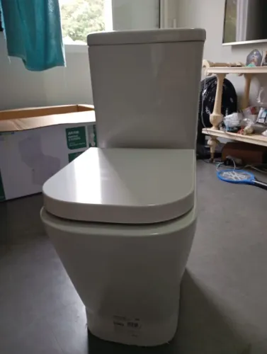 Vaso sanitário com caixa acoplada Roca