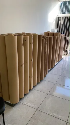 Papel para proteger o piso durante a obra