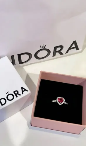 Anel pandora coração vermelho