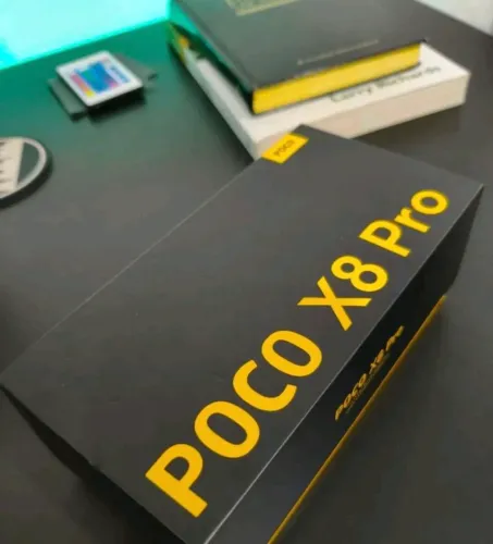 POCO X8 PRO 256/8 ESTADO NOVO POUQUÍSSIMO DIAS DE USO SEM MARCAS
