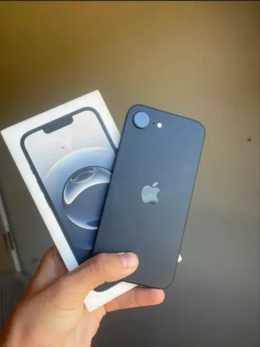 iPhone 16e