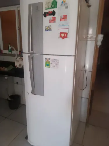 Geladeira Electrolux DF42 motor queimado