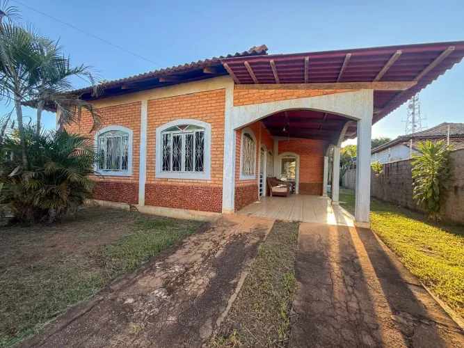 Casa em Chapada dos Guimarães.