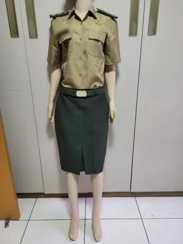 Saia feminina verde-oliva, tamanho G, nova.