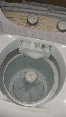 Máquina lavar roupas com defeito