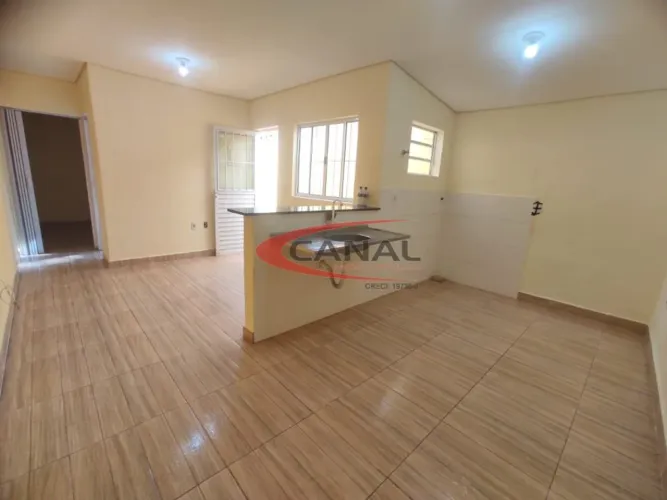 Casa para aluguel com 40 m² e 1 quarto em Vila Nova Santa Clara, Bauru - SP