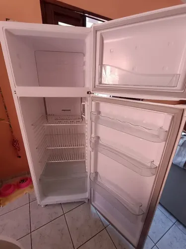 GELADEIRA CONSUL 330 LIT - 800,00