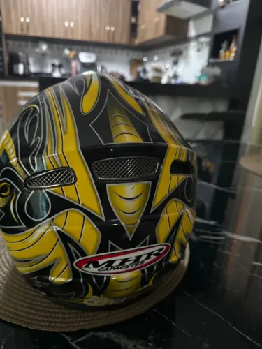 Capacete tamanho 56