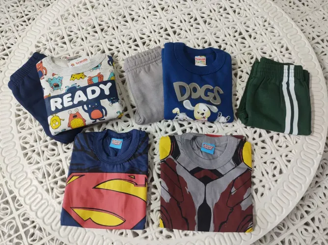 Kit 2 conjuntos de moletom , 1 calça e 2 camisetas para menino / Tam 1 / peças novas 