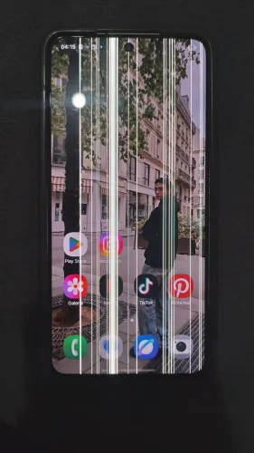 Samsung S21 FE com linhas na tela