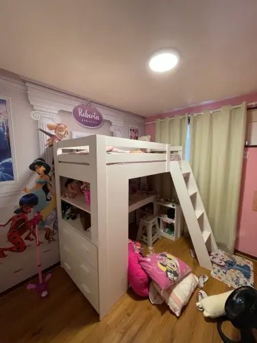Cama com escrivaninha nova