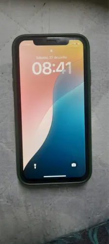 iPhone XR bateria 100% Obs: a câmera traseira não está funcionando somente selfie 