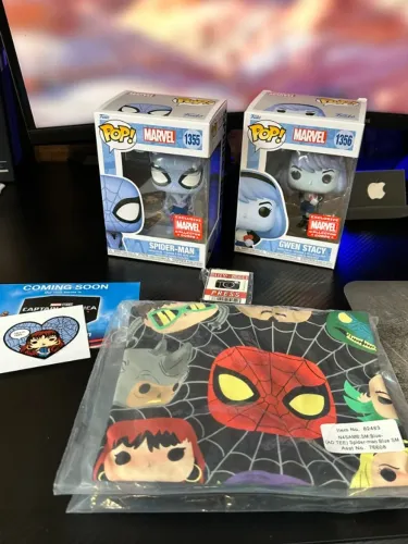 Funko Marvel Collector Corps Subscription Box: Spider-Man Blue - S
