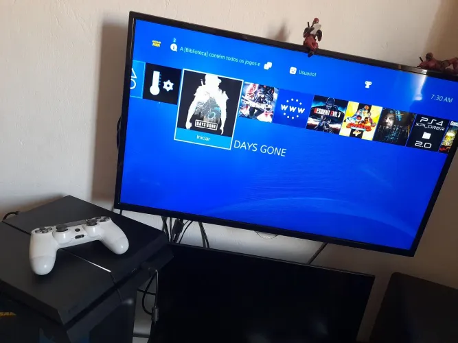 Vendo ps4 desbloqueado 500gb