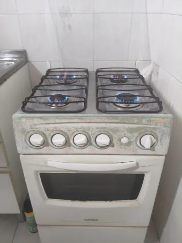 Fogão Consul 4 bocas e forno ok gás encanado