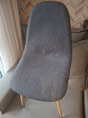 Vendo 04 cadeiras forradas