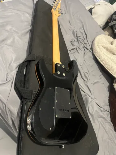 Guitarra semi nova