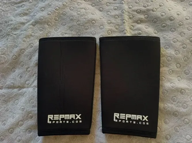 Joelheira Repmax Sports tamanho G, em excelente estado.
