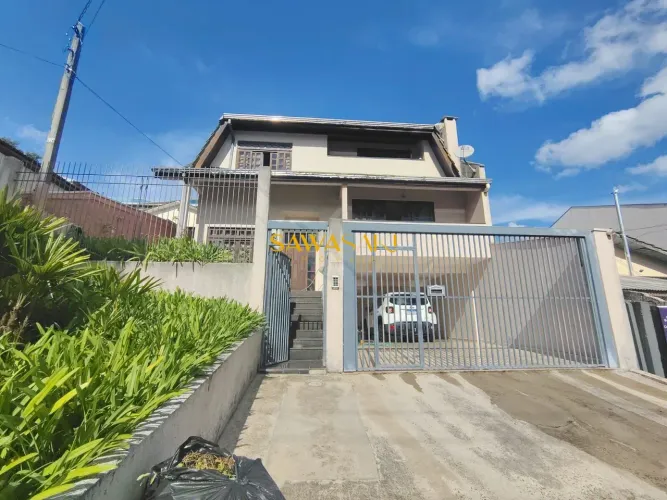 Sobrado à venda no bairro Guabirotuba - Curitiba/PR