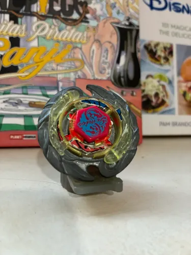Beyblade - Evil Gemeos