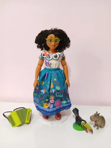 Boneca Mirabel e pets - Disney Store