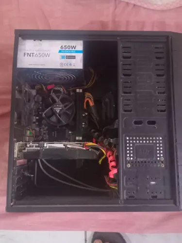 Vendo pc gamer com rx580 gddr3 16 gb de ram wind11 ja instalado com dois ssds 500 bg