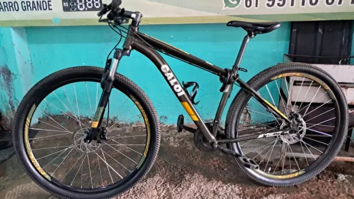 Bicicleta Caloi Aro 29 com peças Shimano e relação Shimano Nova.
