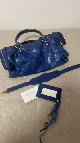 Bolsa azul couro
