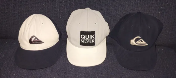 Bonés Quiksilver todos Tam Único em ótimo estado de Conservação 1 por 100$ e 3 por 200$