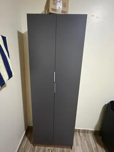Venda de alguns móveis de casa