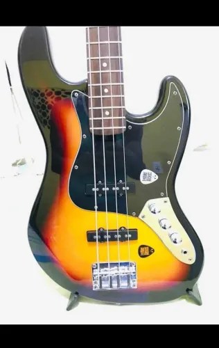 Vendo contra baixo Jazz Bass