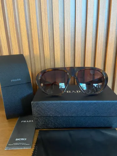 Oculos prada