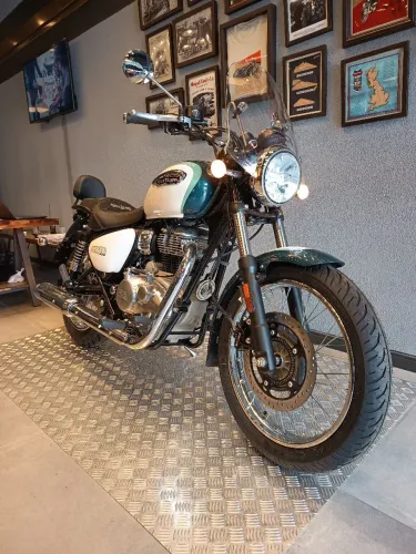 ROYAL ENFIELD METEOR 350 AURORA RETRO GREEN 2027 - LANÇAMENTO