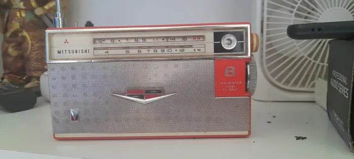 Rádio antigo Mitsubishi 