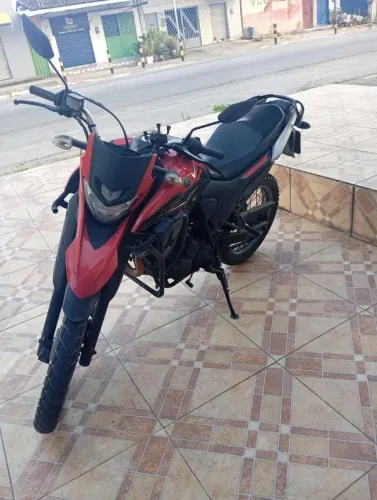 Moto Yamaha XTZ Lander 250