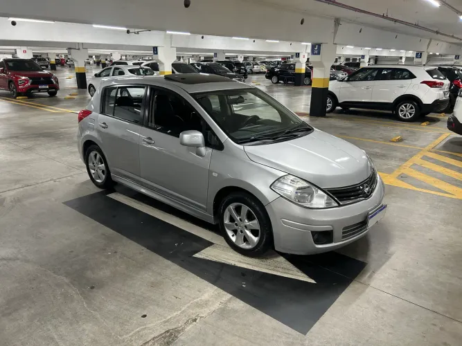 Nissan Tiida SL 1.8/1.8 Flex 16V Aut. 2013