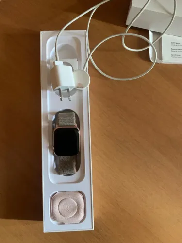Apple Watch Series 4 44mm aluminium gps usado poucas vezes com caixa e carregador original