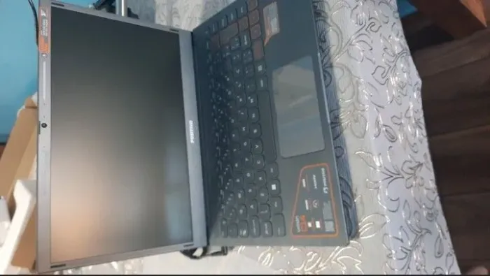 Vende-se notebook seminovo