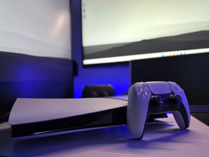 PlayStation 5 Slim 1TB (Digital) - Usado poucas vezes