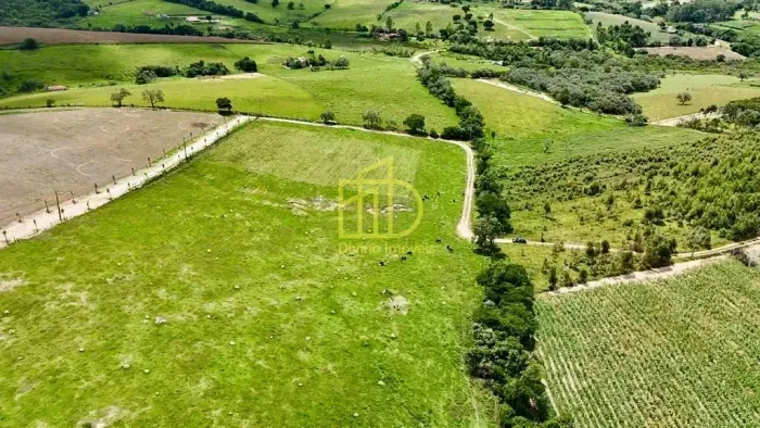 Oportunidade Imperdível: Sítio de 7,16 Hectares em Sarapuí/SP