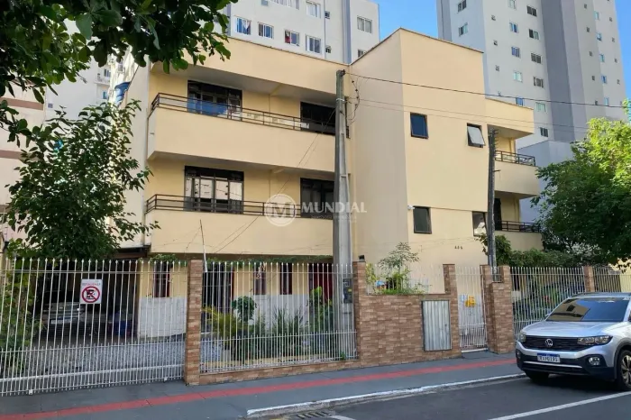 CASA CONJUGADA COM 11 KITNET