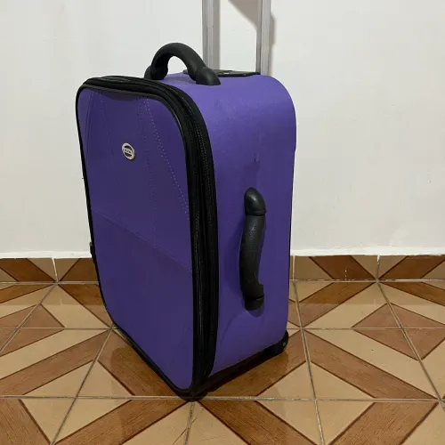Mala de viagem pequena/frasqueira com rodinhas - ótimo estado