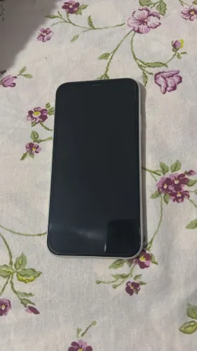 Vendo ou troco iPhone XR 64 gigas 