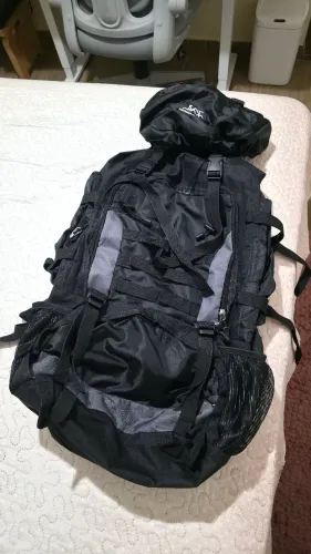 Mochila Grande 90L Unissex para Viagem, Trilha e Camping - Preta