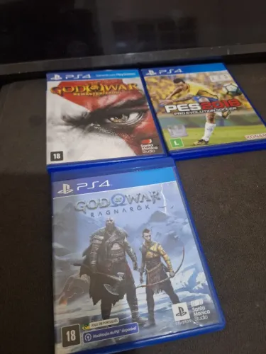 Lote 3 Jogos PS4 - God of War Ragnarök + GoW Remasterizado + PES 2018 (Mídia Física)