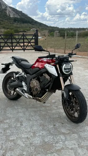 Vende-se cb 650r