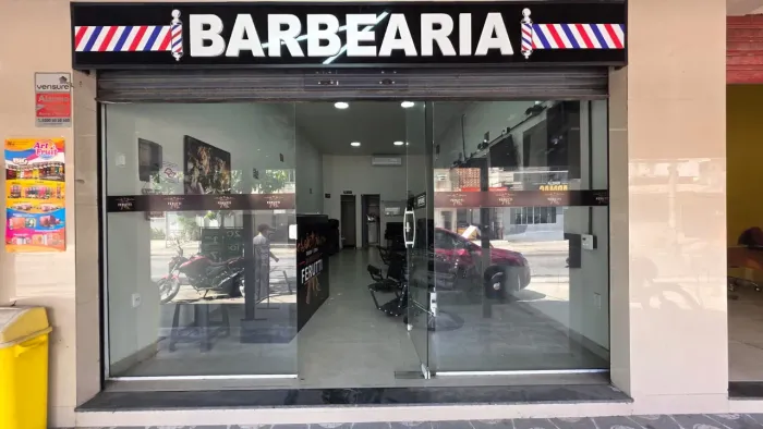 Loja 4 x11 banheiro + cozinha em Vila Valqueire Aceito Oferta.