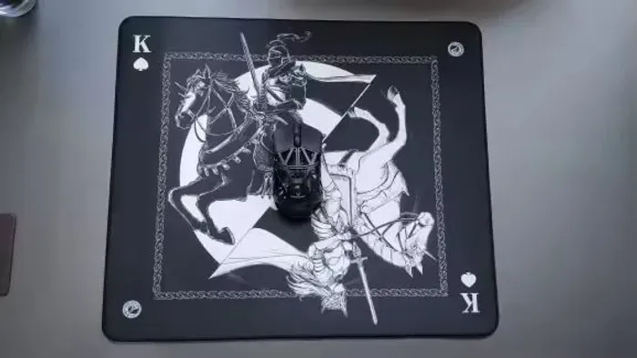 Mouse Pad ATK Warhorse Esports 490x420mm Preto/Branco - Design Original e Fibra Ultra Fina