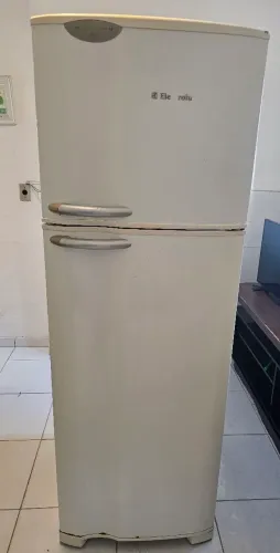 Geladeira Electrolux DC38