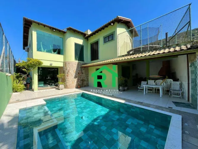 Casa com 4 quartos (2 suítes), 4 vagas e lazer à venda em Jardim Guaiuba, Guarujá